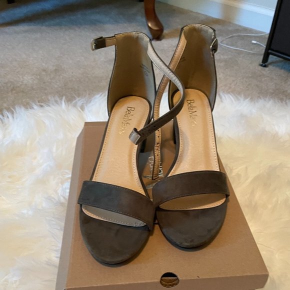 Bella Marie Olive Wedges - Picture 1 of 3